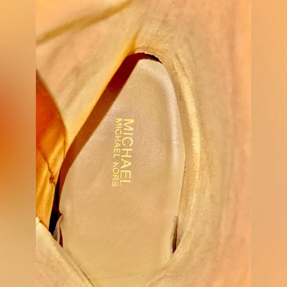 Michael Kors Mindy Leather Signature Logo Trim Boot Women’s Size 9 Brown/Luggage - Picture 14 of 16